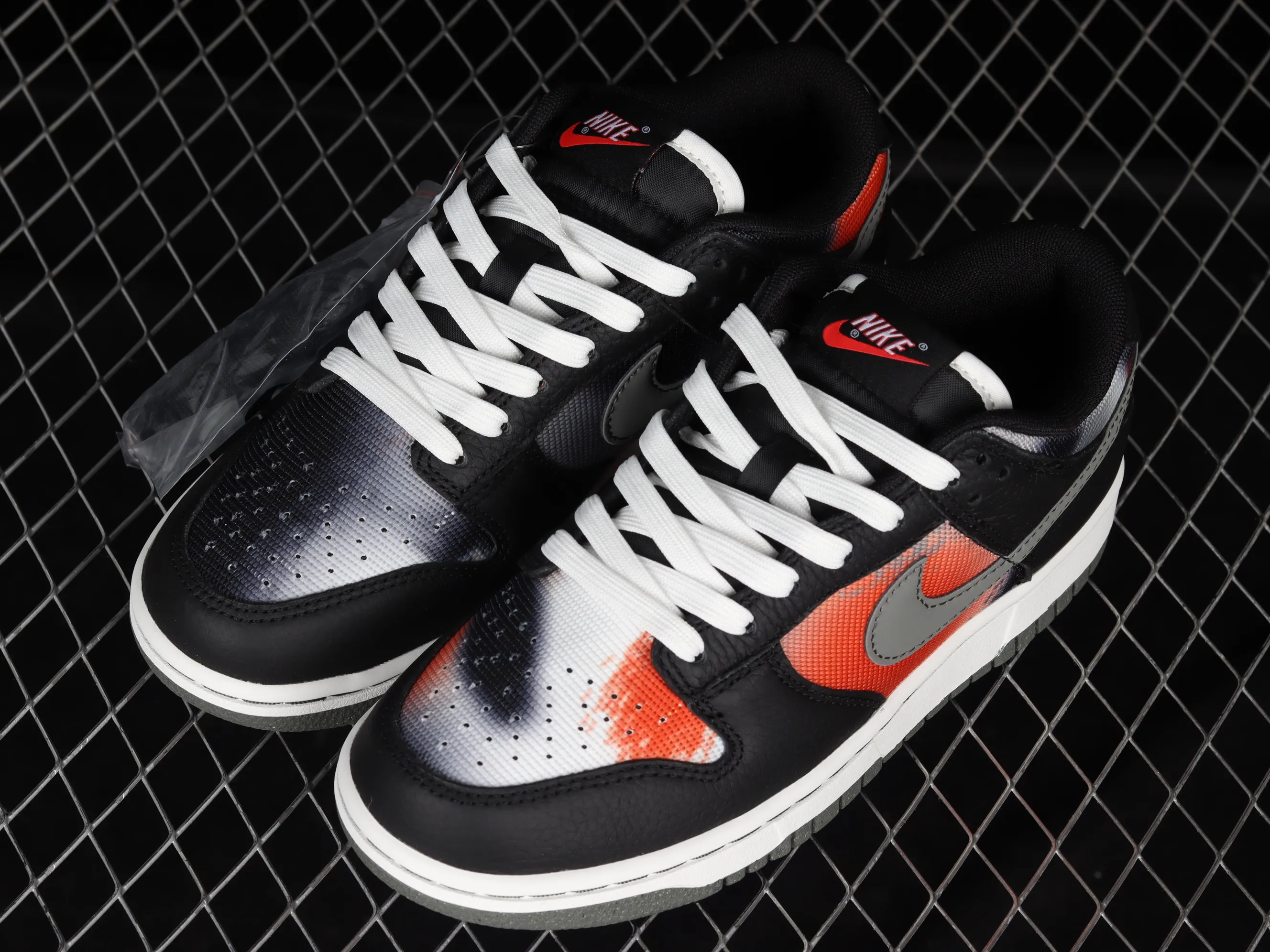 All Categories Nk SB Dunk Series Nk SB Dunk Low Low-top sneakers Pure original version Nk Dunk Low "Graffiti" Street tie-dye graffiti SB low-top sports casual sneakers DM0108-001